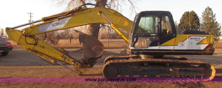 image for item G9858 1992 Kobelco SK200LC Mark III excavator