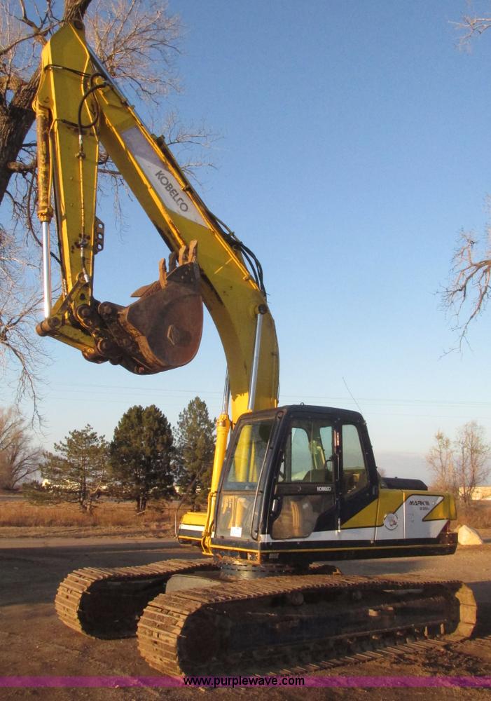 image for item G9858 1992 Kobelco SK200LC Mark III excavator