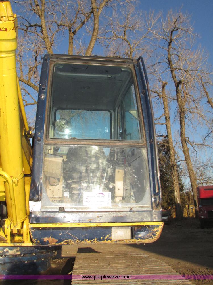 image for item G9858 1992 Kobelco SK200LC Mark III excavator