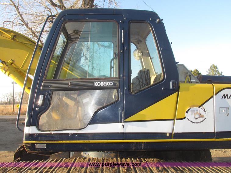 image for item G9858 1992 Kobelco SK200LC Mark III excavator