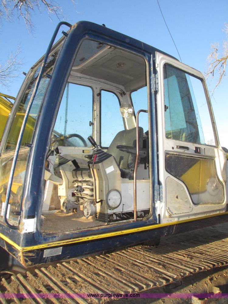 image for item G9858 1992 Kobelco SK200LC Mark III excavator
