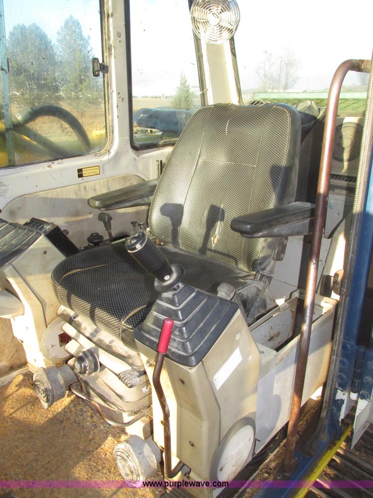 image for item G9858 1992 Kobelco SK200LC Mark III excavator