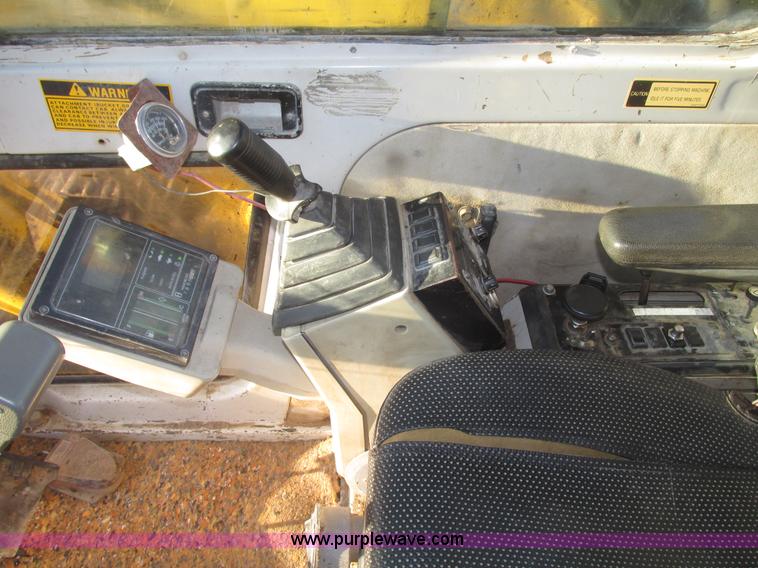 image for item G9858 1992 Kobelco SK200LC Mark III excavator