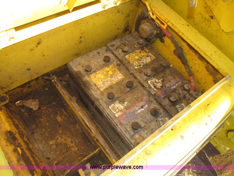 image for item G9858 1992 Kobelco SK200LC Mark III excavator