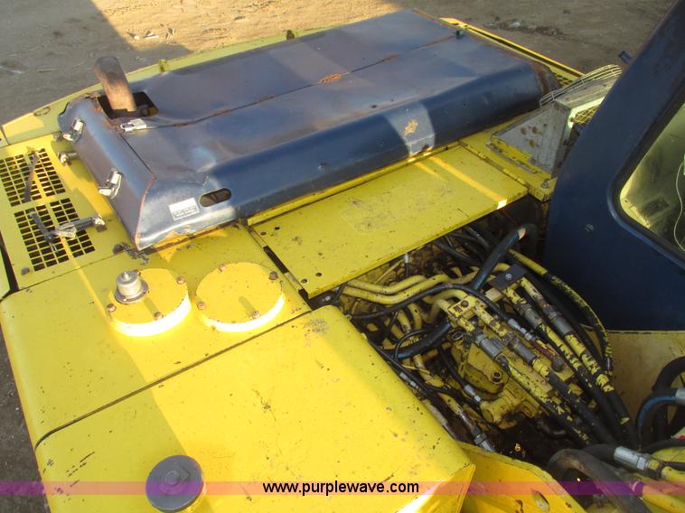 image for item G9858 1992 Kobelco SK200LC Mark III excavator