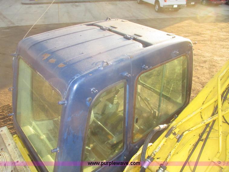 image for item G9858 1992 Kobelco SK200LC Mark III excavator