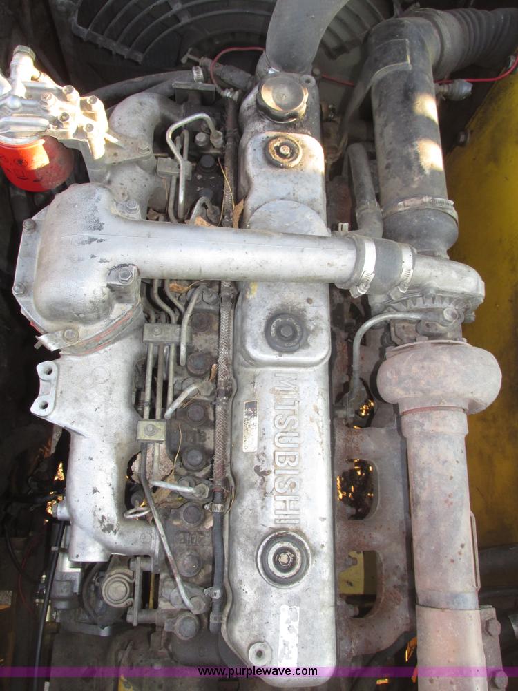 image for item G9858 1992 Kobelco SK200LC Mark III excavator