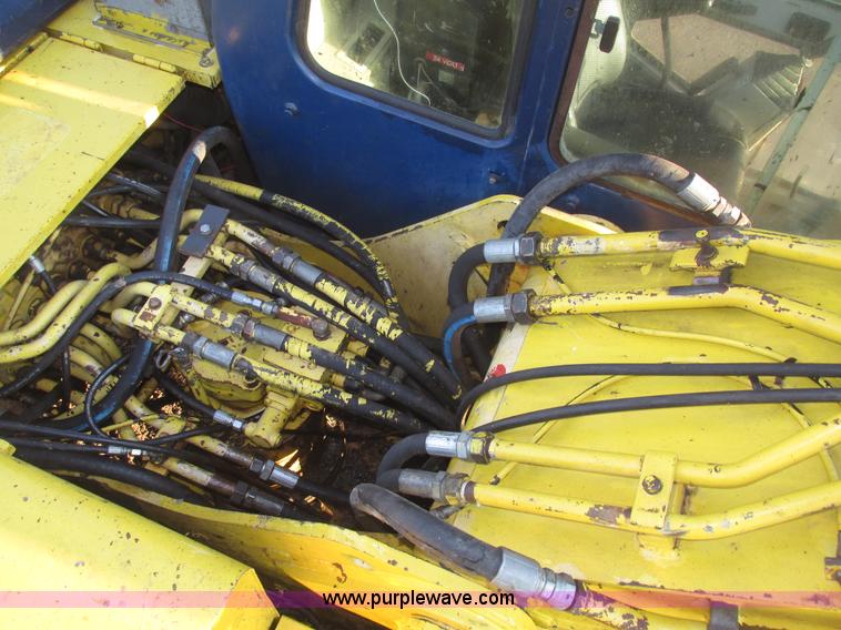 image for item G9858 1992 Kobelco SK200LC Mark III excavator