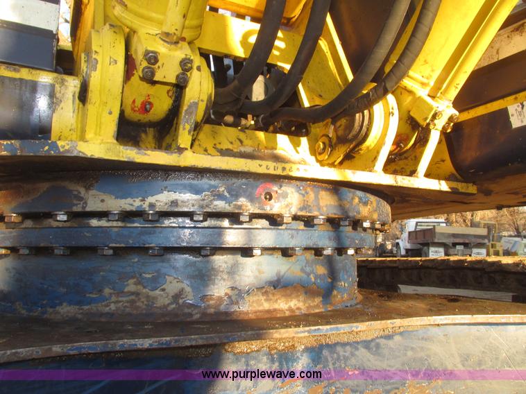 image for item G9858 1992 Kobelco SK200LC Mark III excavator