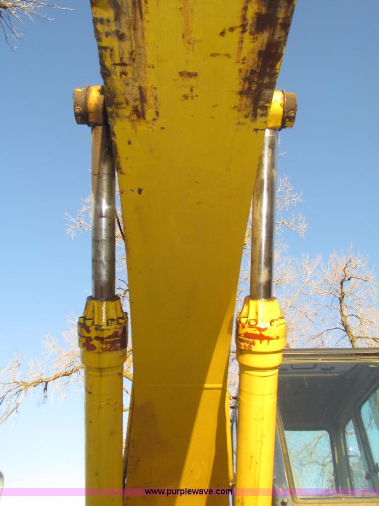 image for item G9858 1992 Kobelco SK200LC Mark III excavator