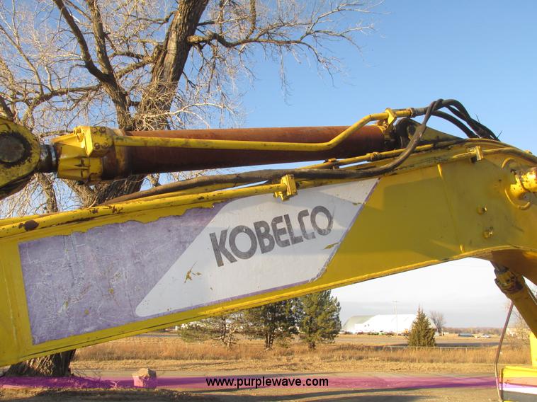 image for item G9858 1992 Kobelco SK200LC Mark III excavator