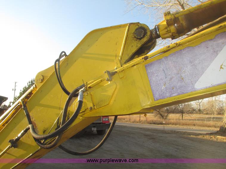 image for item G9858 1992 Kobelco SK200LC Mark III excavator