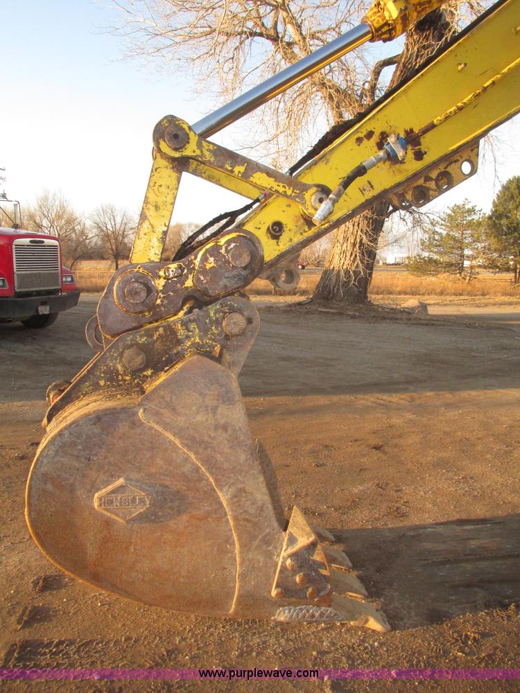 image for item G9858 1992 Kobelco SK200LC Mark III excavator