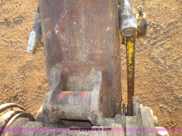 image for item G9858 1992 Kobelco SK200LC Mark III excavator