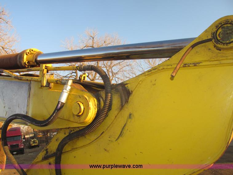 image for item G9858 1992 Kobelco SK200LC Mark III excavator