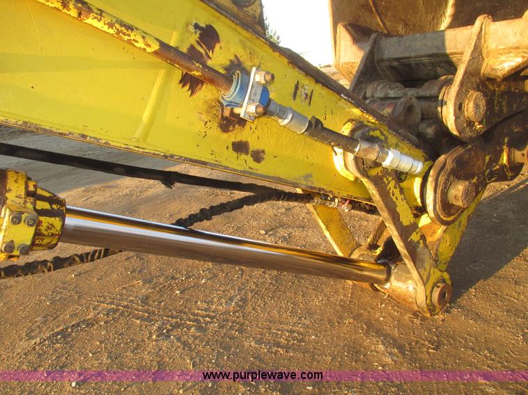image for item G9858 1992 Kobelco SK200LC Mark III excavator