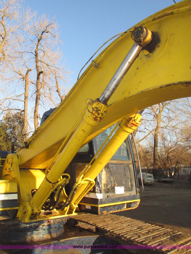 image for item G9858 1992 Kobelco SK200LC Mark III excavator