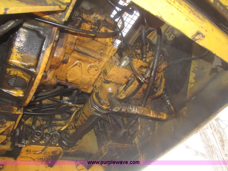 image for item G9858 1992 Kobelco SK200LC Mark III excavator