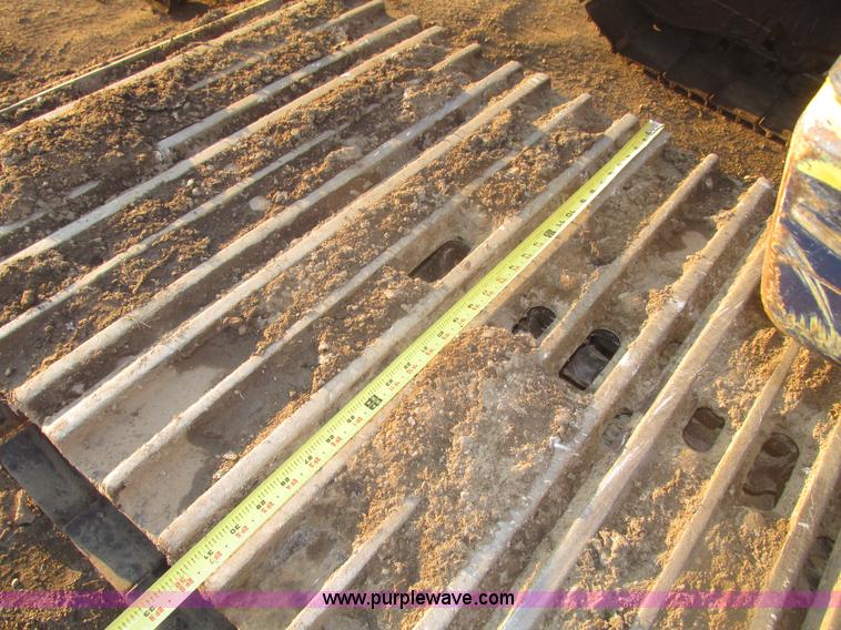 image for item G9858 1992 Kobelco SK200LC Mark III excavator