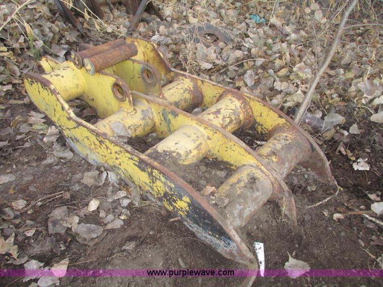 image for item G9858 1992 Kobelco SK200LC Mark III excavator