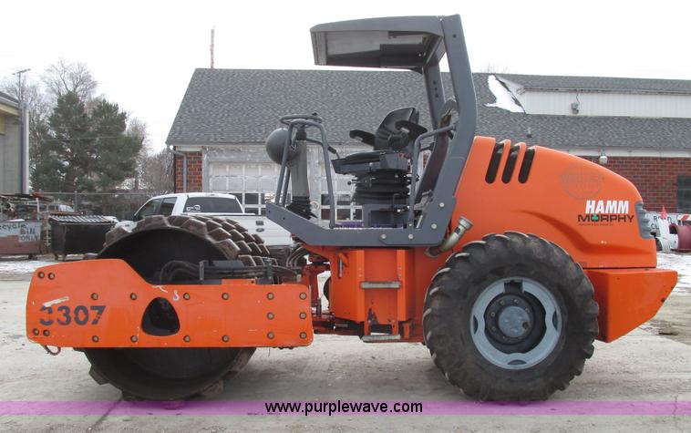 image for item G9879 2004 Hamm 3307P articulated pad foot roller