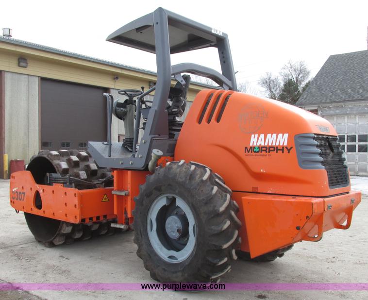 image for item G9879 2004 Hamm 3307P articulated pad foot roller