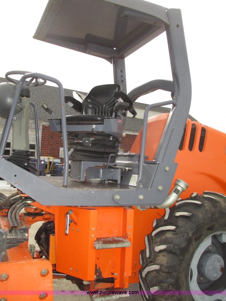 image for item G9879 2004 Hamm 3307P articulated pad foot roller