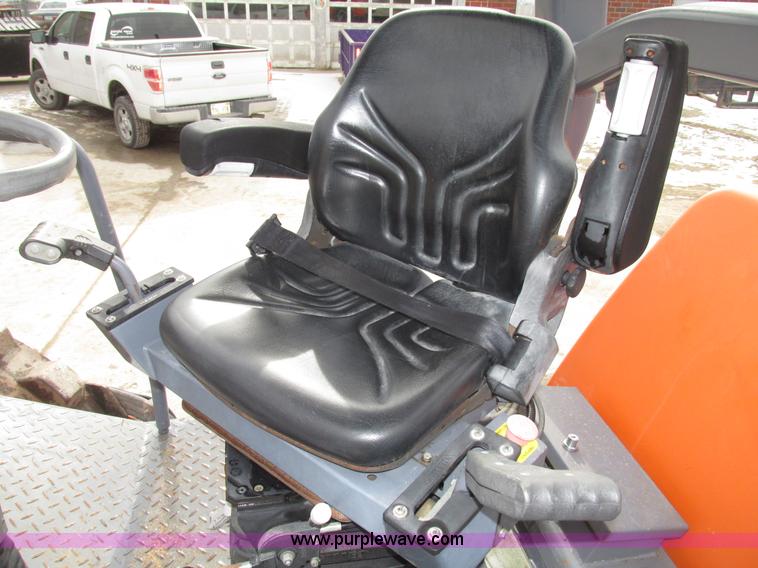 image for item G9879 2004 Hamm 3307P articulated pad foot roller