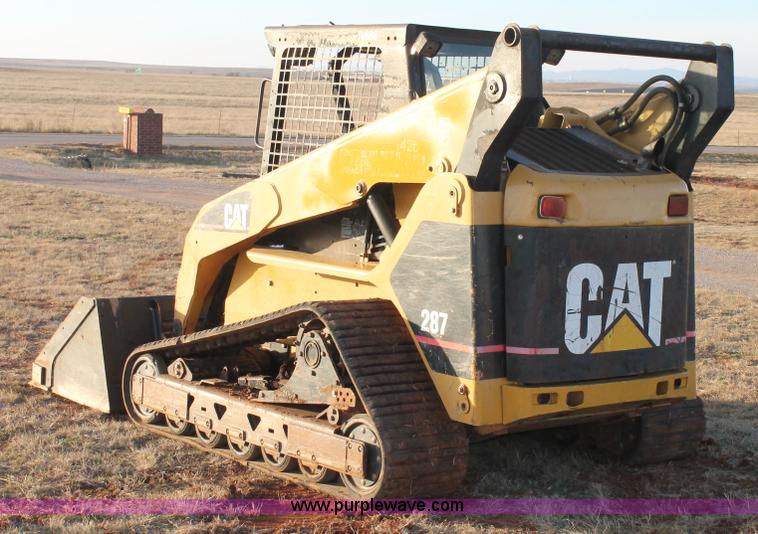 image for item H1689 2004 Caterpillar 287 skid steer