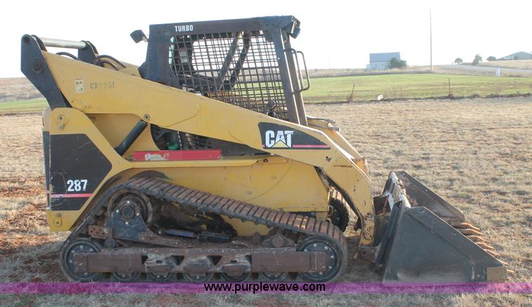 image for item H1689 2004 Caterpillar 287 skid steer