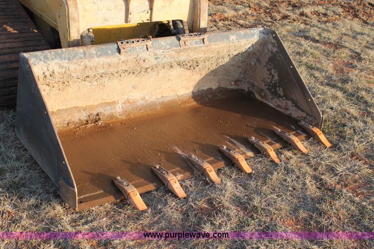 image for item H1689 2004 Caterpillar 287 skid steer