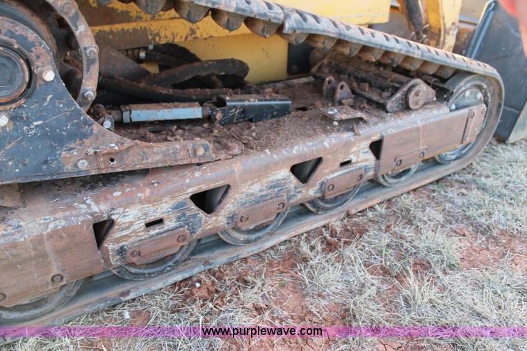 image for item H1689 2004 Caterpillar 287 skid steer