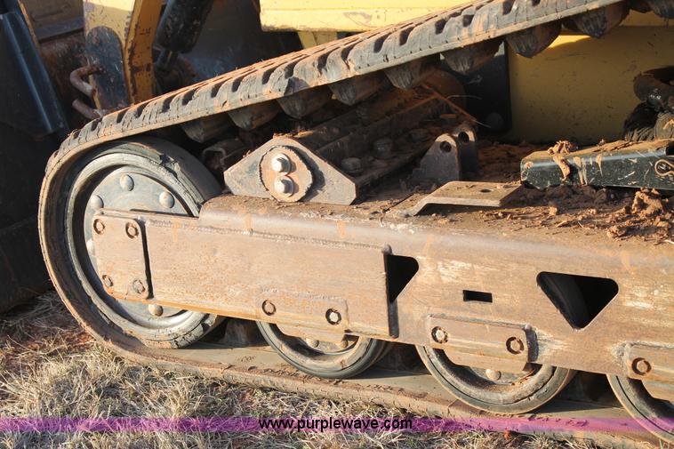 image for item H1689 2004 Caterpillar 287 skid steer