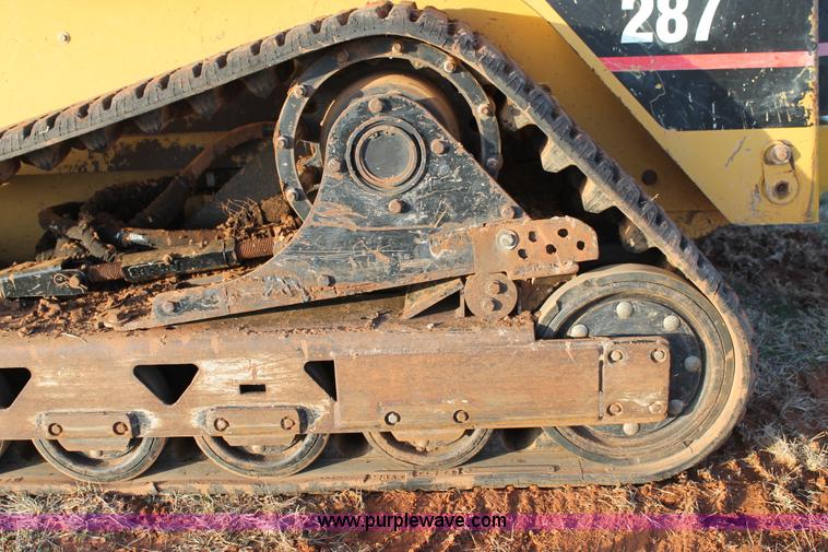 image for item H1689 2004 Caterpillar 287 skid steer