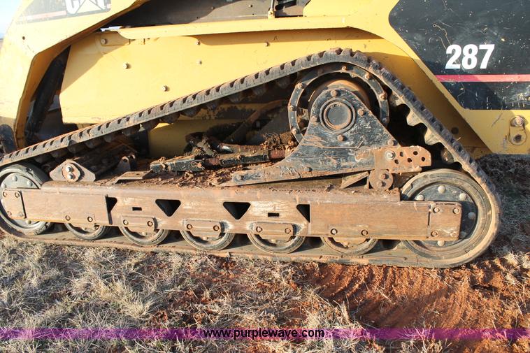 image for item H1689 2004 Caterpillar 287 skid steer