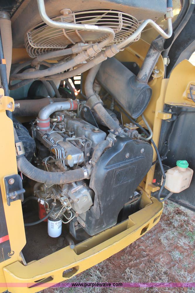 image for item H1689 2004 Caterpillar 287 skid steer
