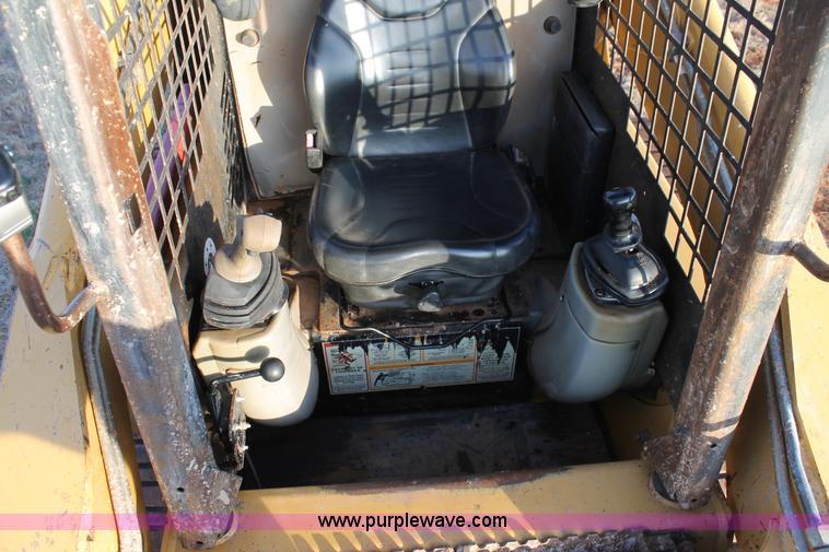 image for item H1689 2004 Caterpillar 287 skid steer