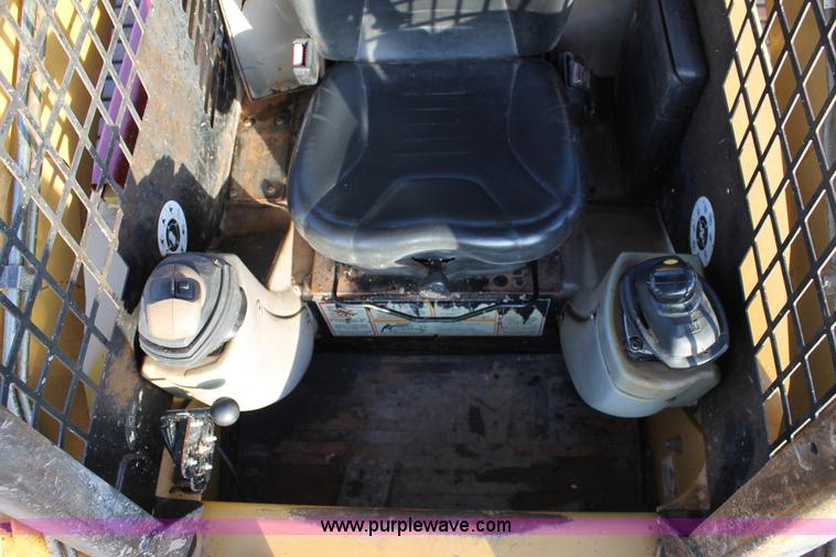 image for item H1689 2004 Caterpillar 287 skid steer