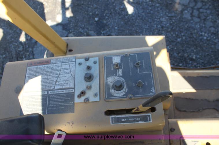 image for item H2011 1993 Vermeer V8050 trencher