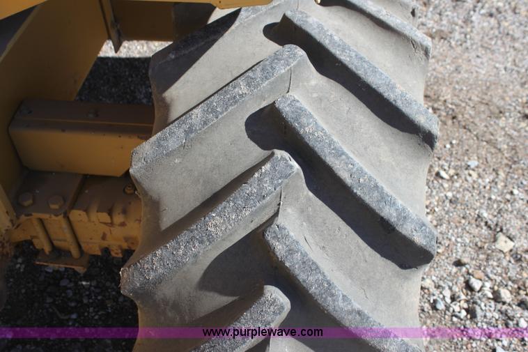 image for item H2011 1993 Vermeer V8050 trencher