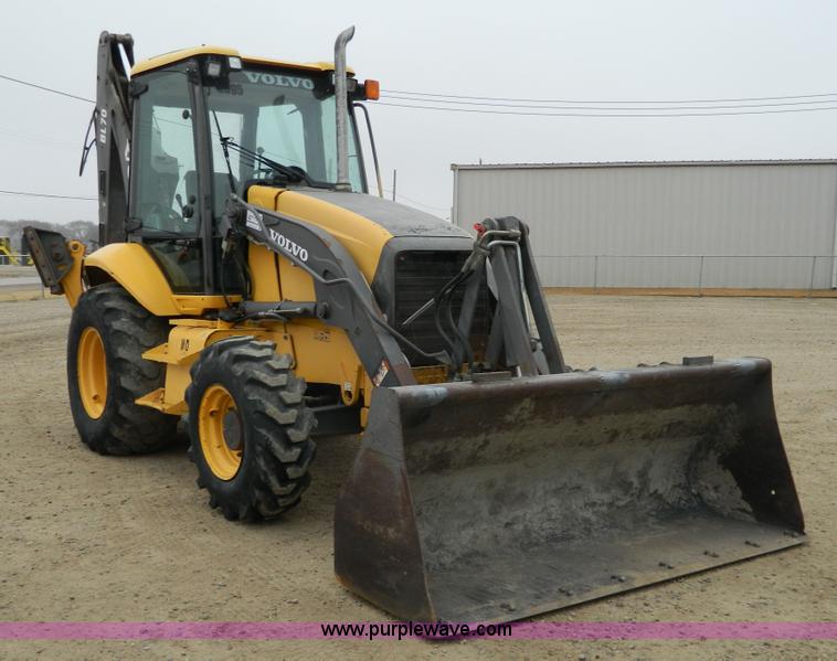 image for item H2308 2004 Volvo BL70 backhoe