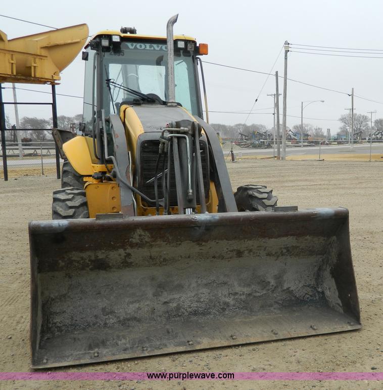 image for item H2308 2004 Volvo BL70 backhoe