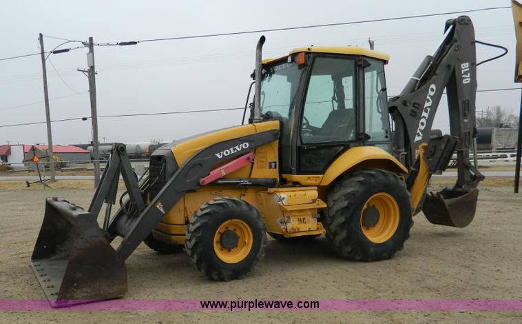 image for item H2308 2004 Volvo BL70 backhoe