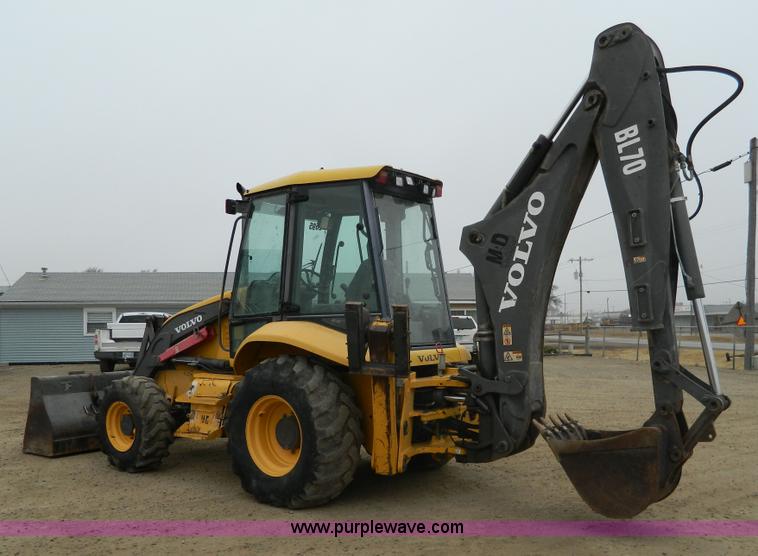 image for item H2308 2004 Volvo BL70 backhoe