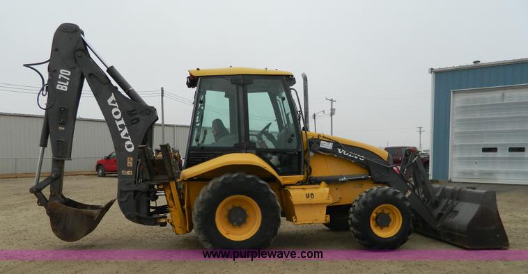 image for item H2308 2004 Volvo BL70 backhoe