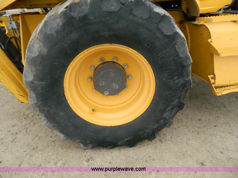 image for item H2308 2004 Volvo BL70 backhoe