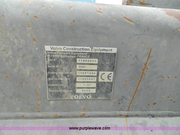 image for item H2308 2004 Volvo BL70 backhoe