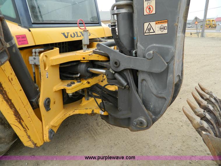 image for item H2308 2004 Volvo BL70 backhoe