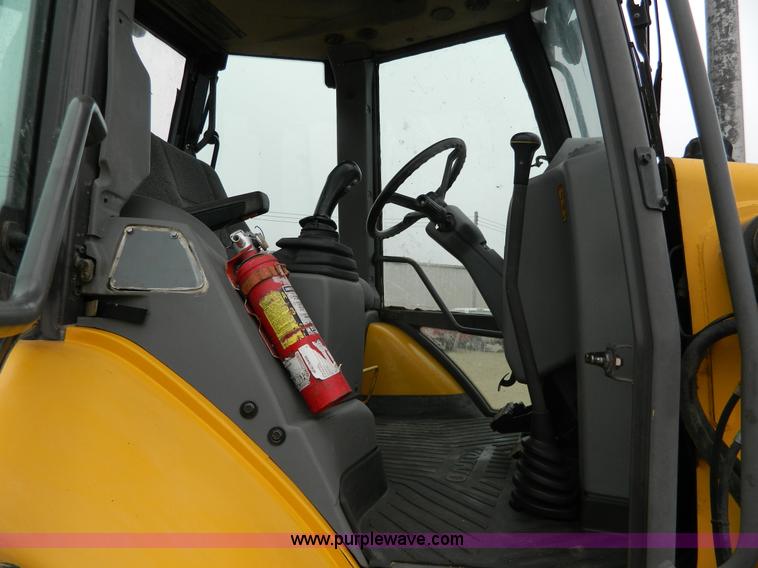 image for item H2308 2004 Volvo BL70 backhoe