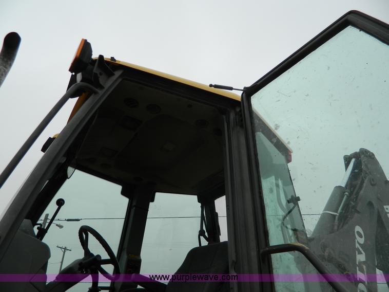 image for item H2308 2004 Volvo BL70 backhoe